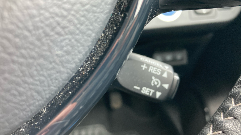 Toyota Yaris 1.0 VVT-i Icon 5dr Petrol Hatchback